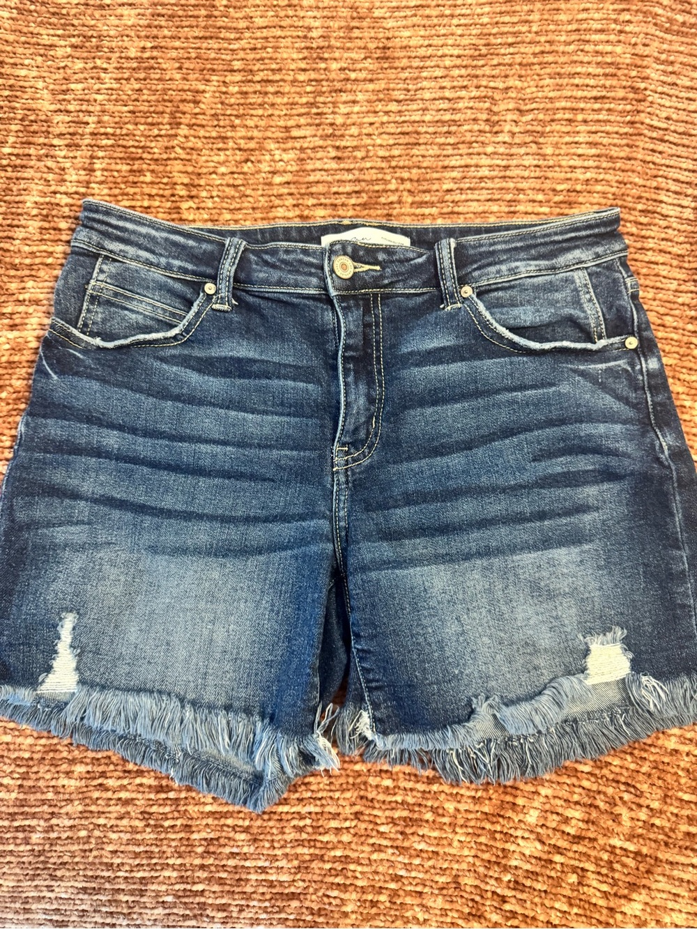 KanCan 5” Denim Shorts - size 29